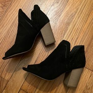 Women’s Open-Toe Booties Size 8 Narrow US